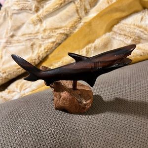 Shark carve sculpture wood ocean